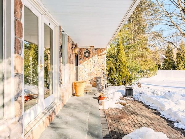 Brookville, NY 11545