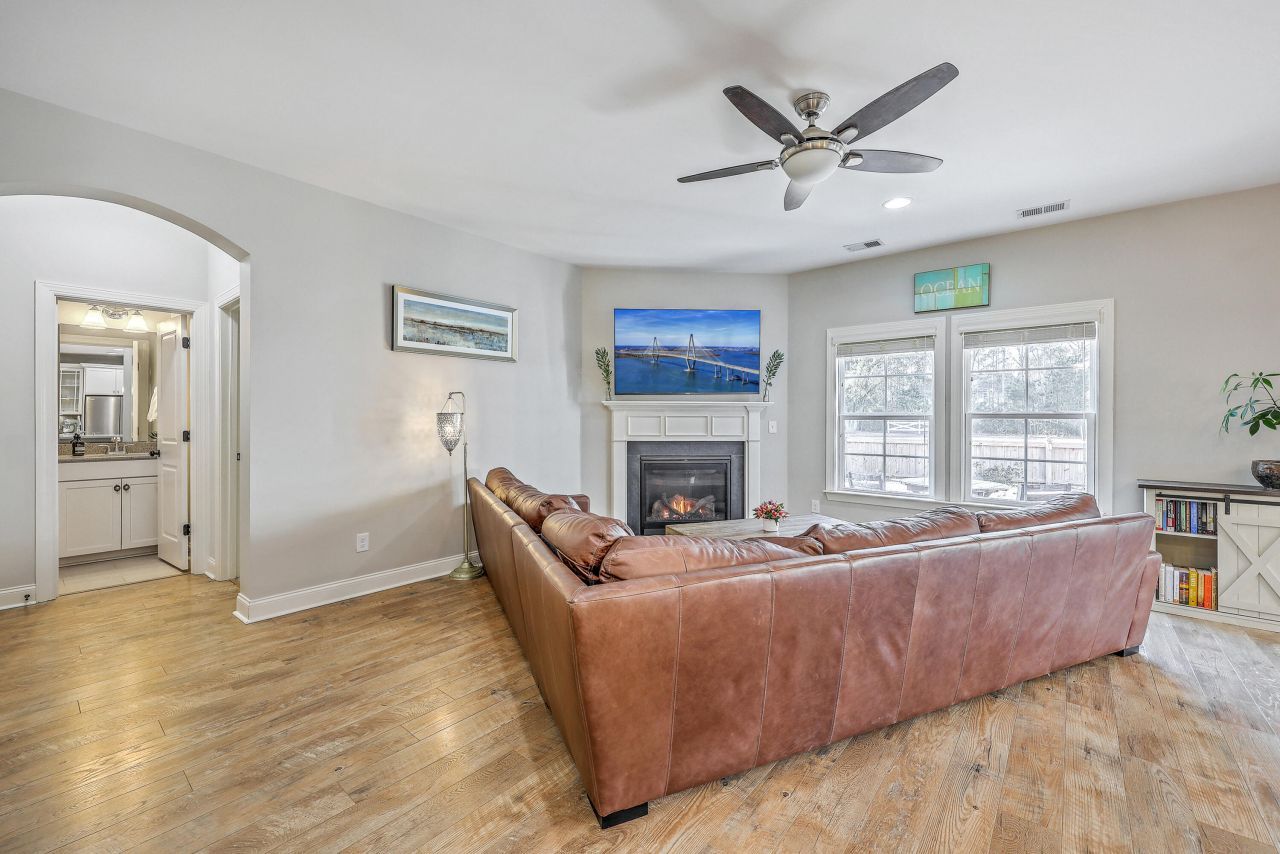 1031 Banker Court Photo 10