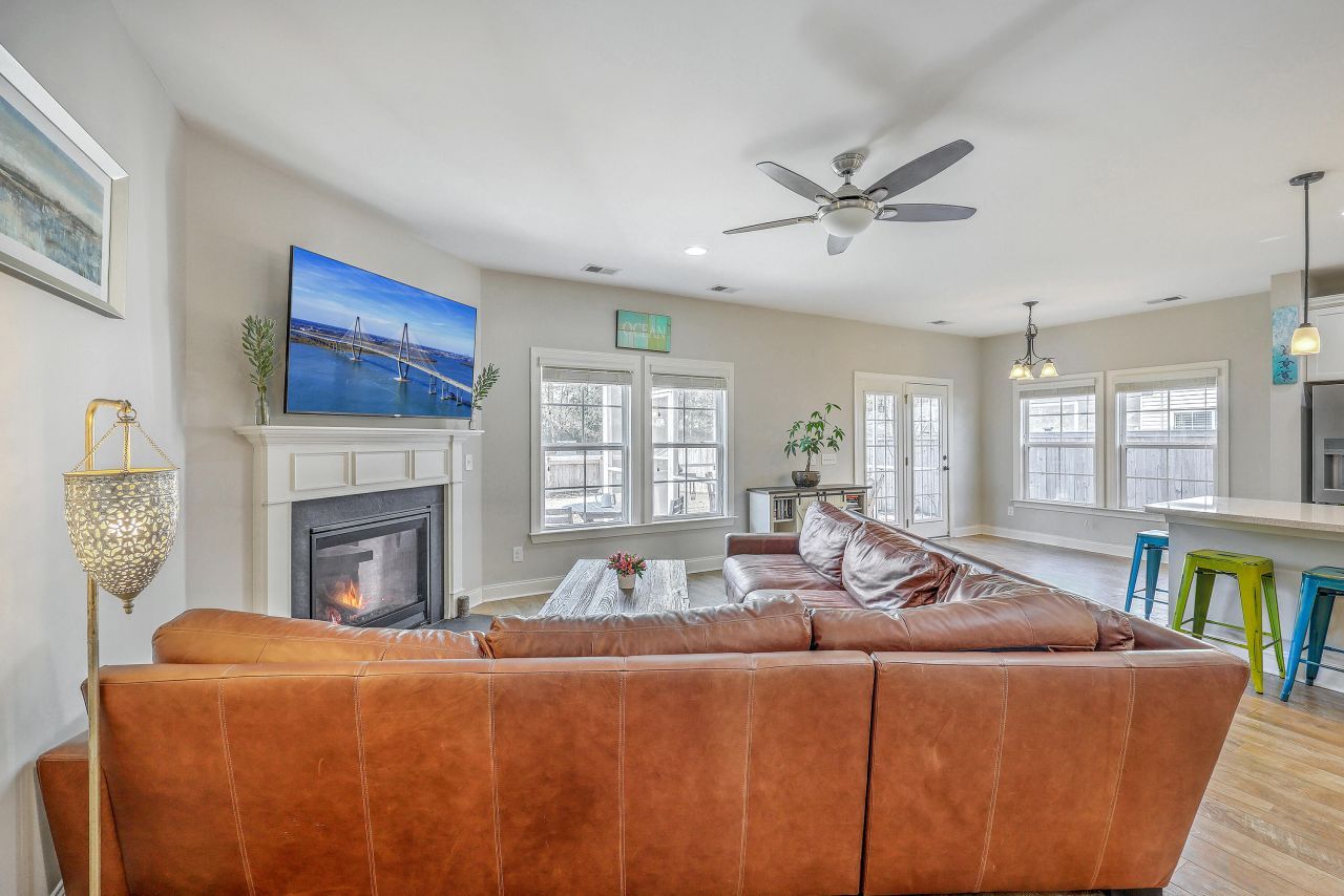 1031 Banker Court Photo 12