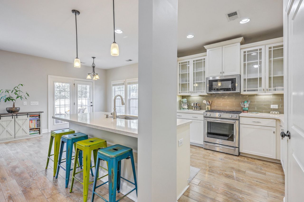 1031 Banker Court Photo 18