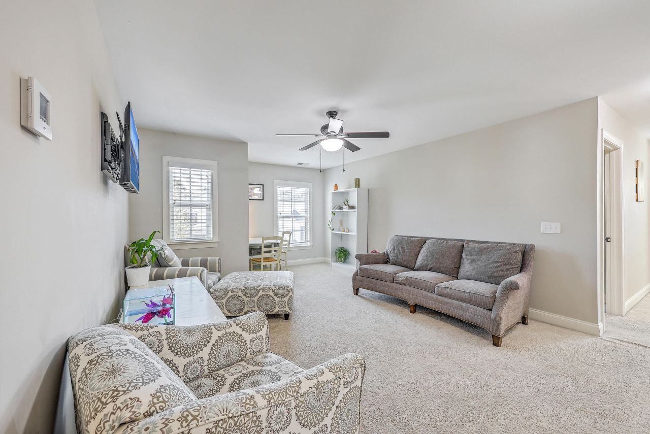 1031 Banker Court Photo 23