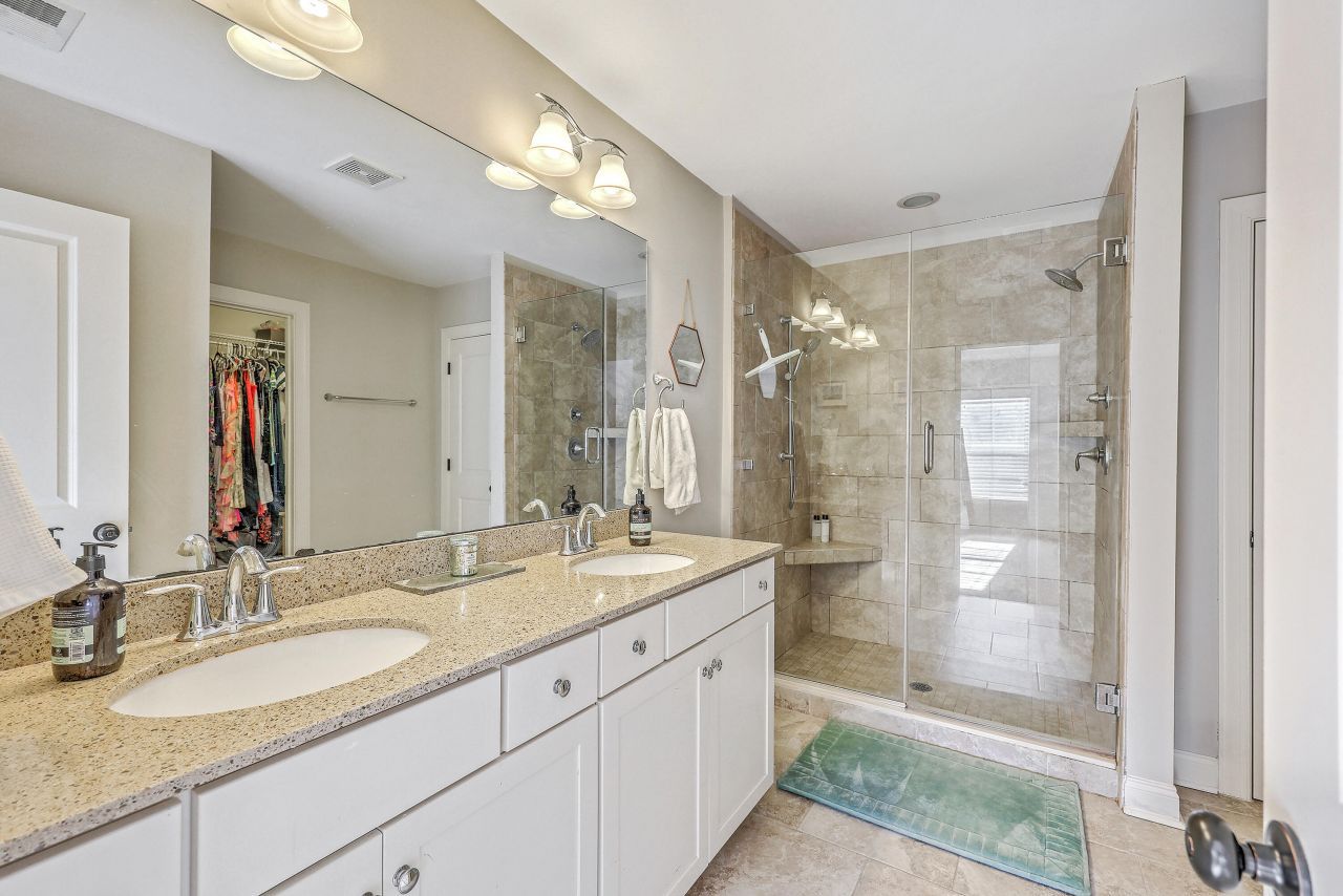 1031 Banker Court Photo 27