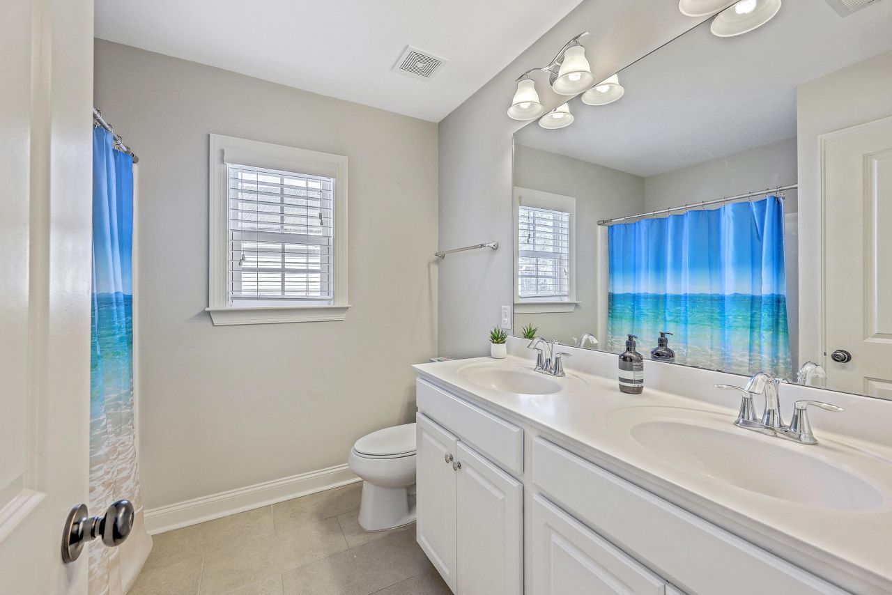 1031 Banker Court Photo 32