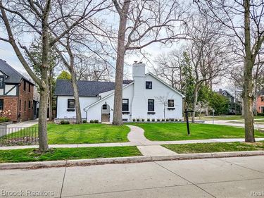 93 Oakdale Boulevard, Pleasant Ridge, MI 48069