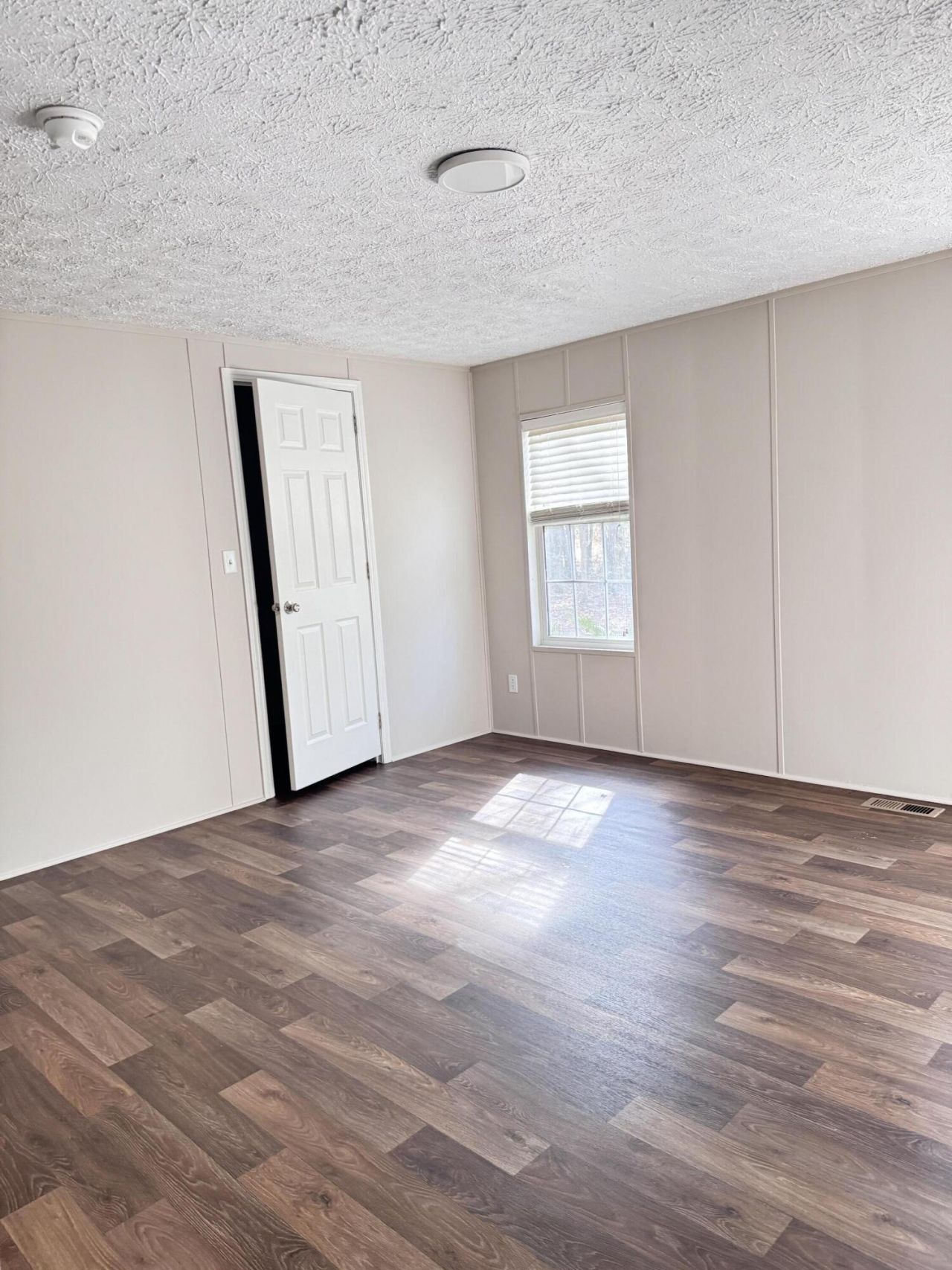 977 Macon Lane Photo 12