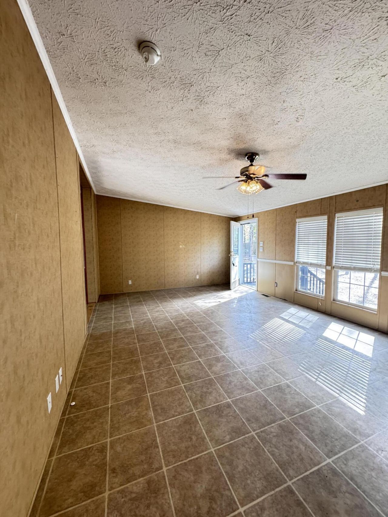 977 Macon Lane Photo 6