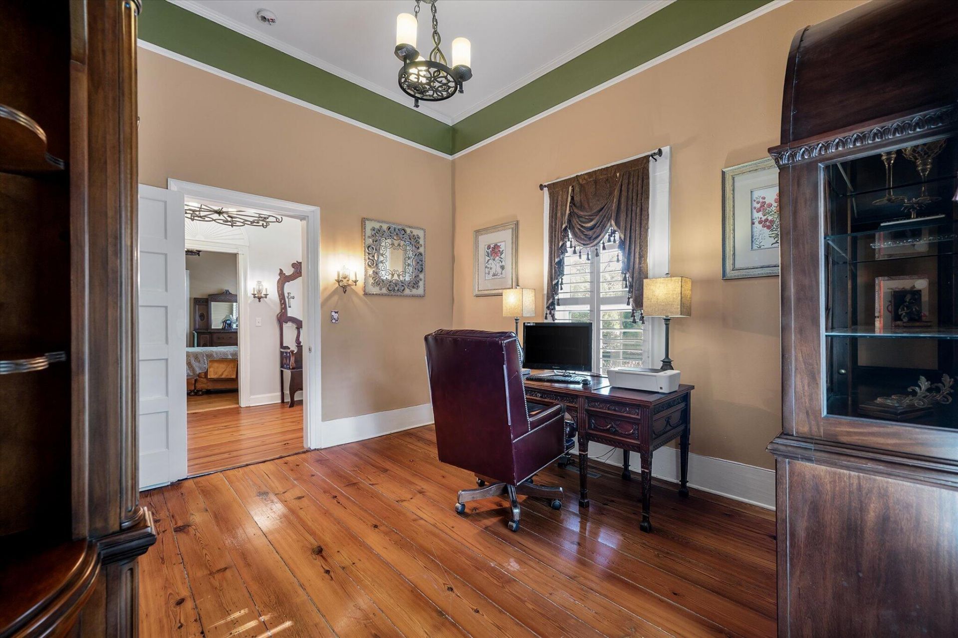 1303 Wichman Street Photo 10