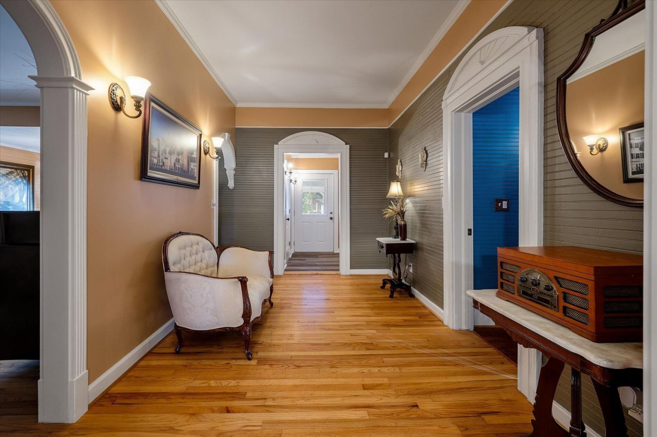 1303 Wichman Street Photo 12