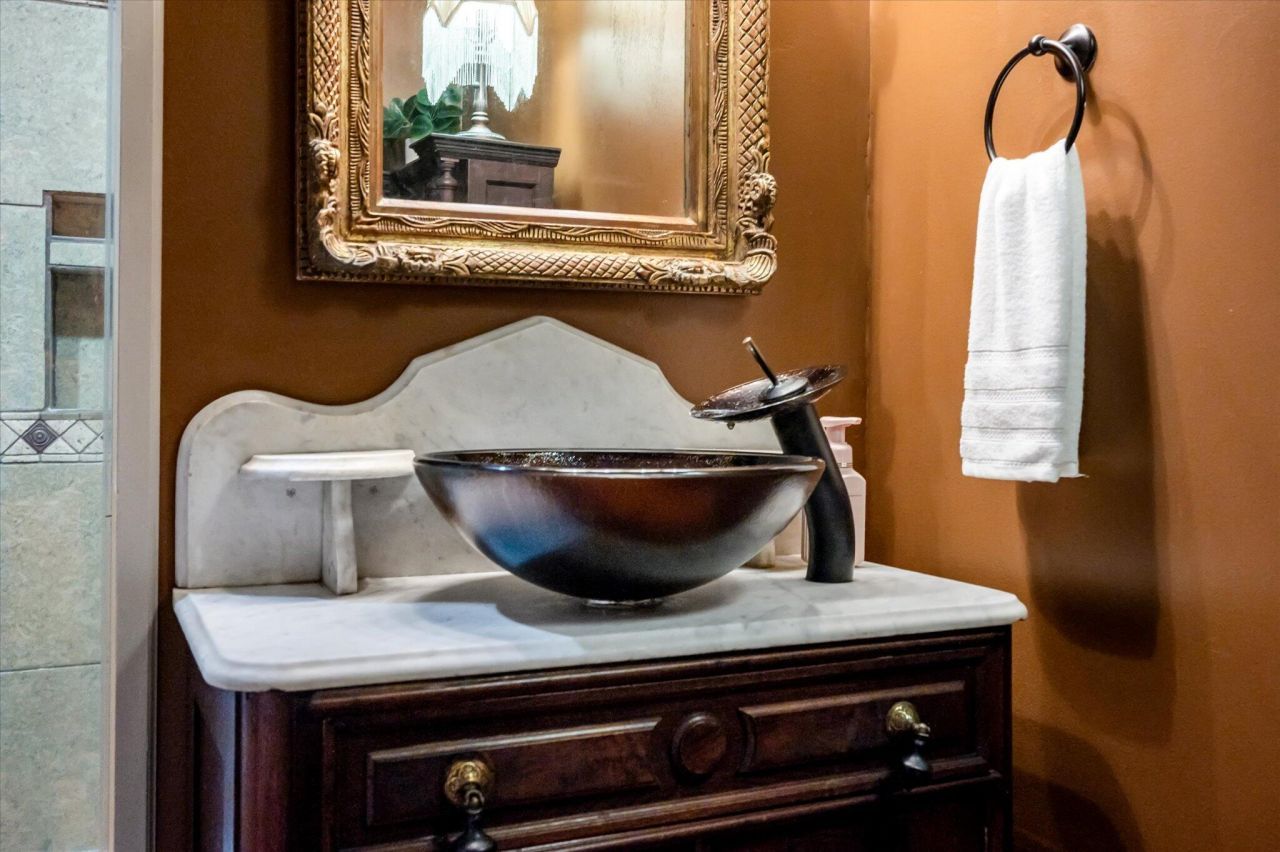 1303 Wichman Street Photo 31