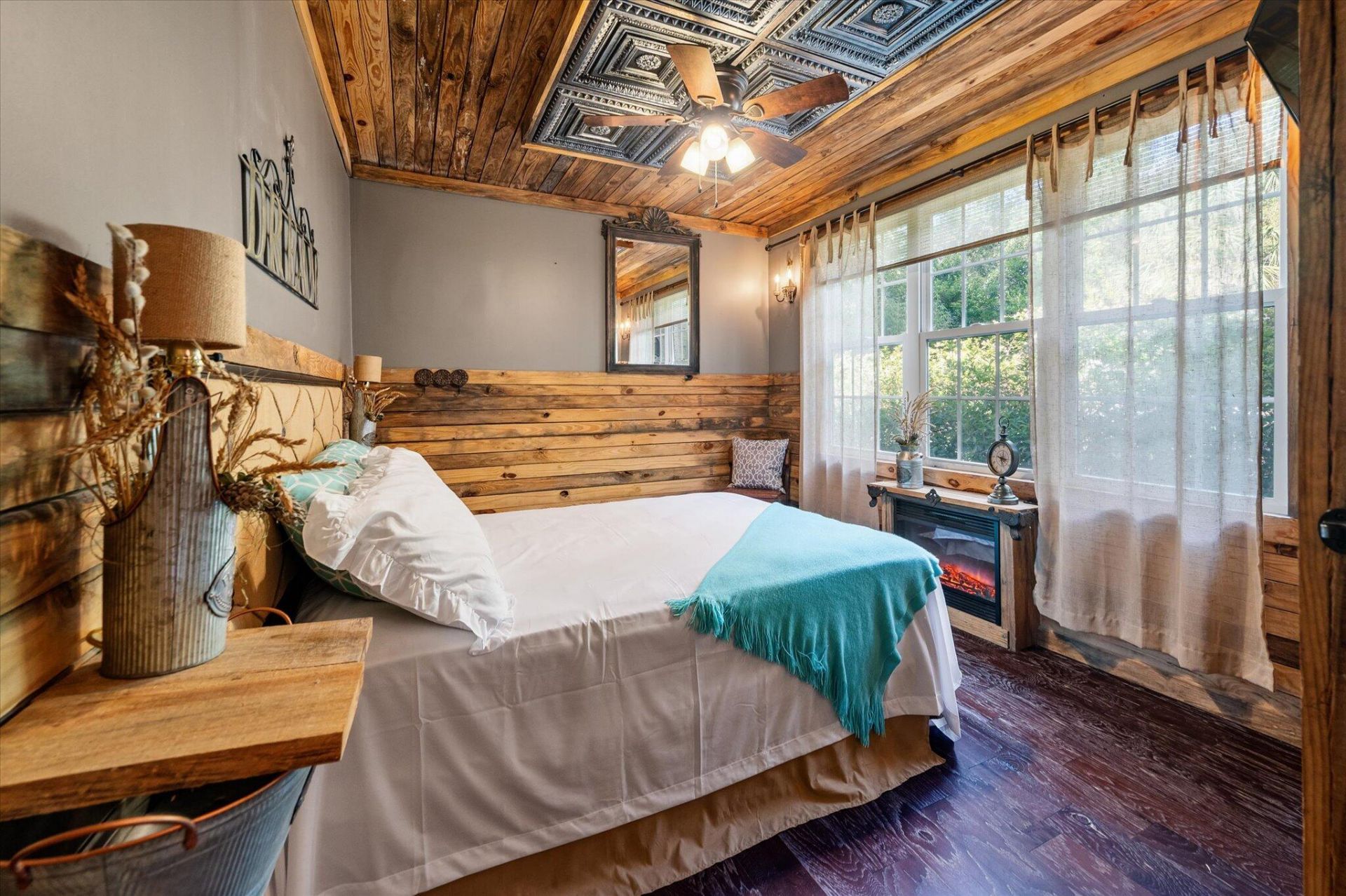 1303 Wichman Street Photo 36