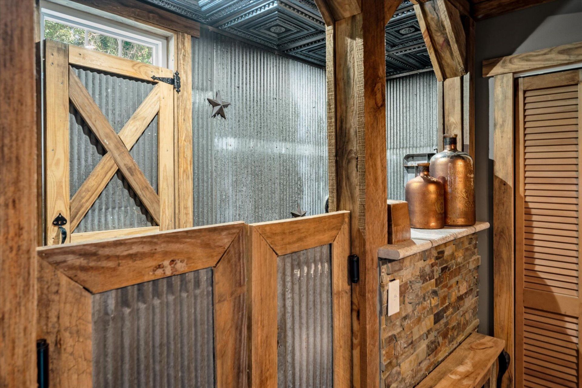 1303 Wichman Street Photo 38