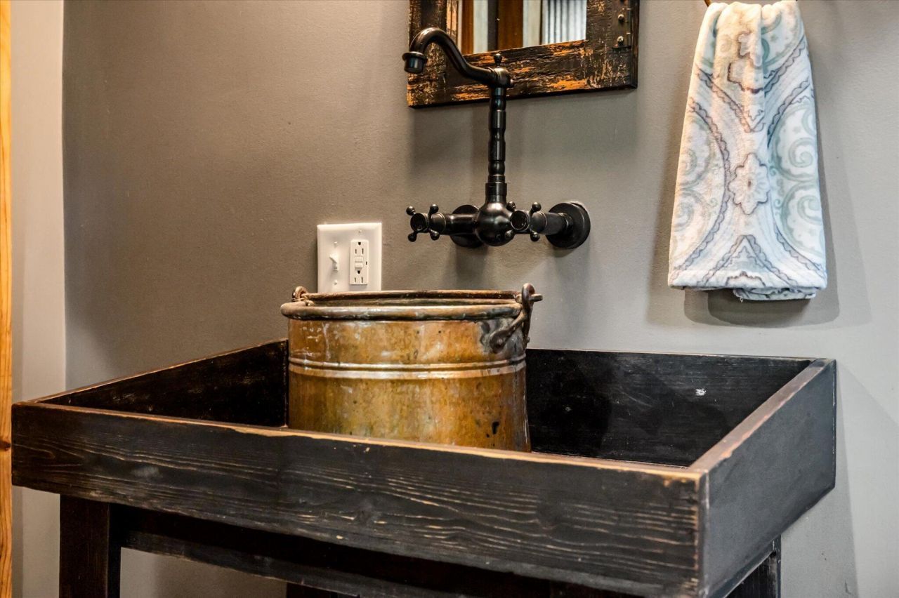 1303 Wichman Street Photo 41