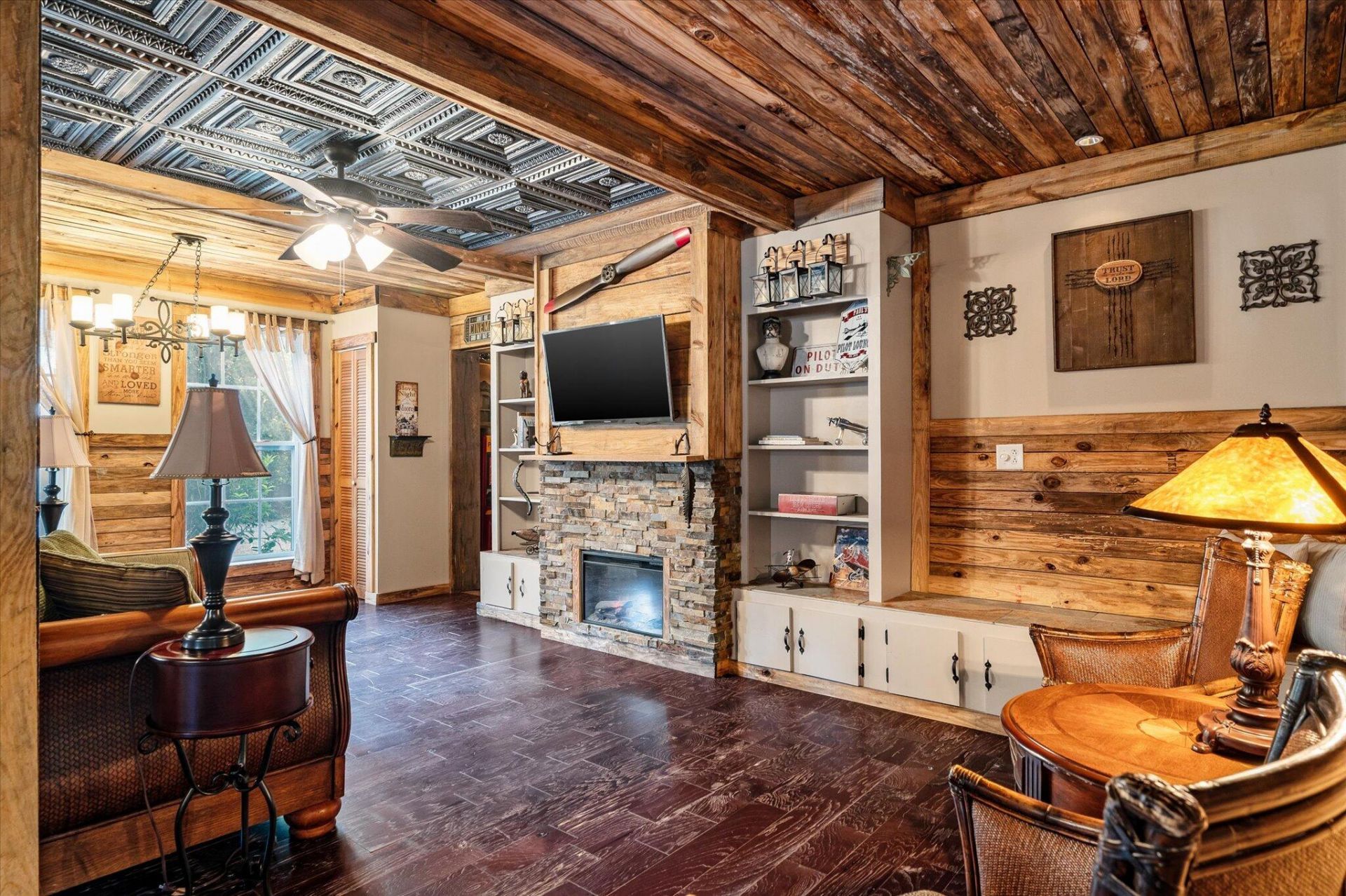 1303 Wichman Street Photo 42