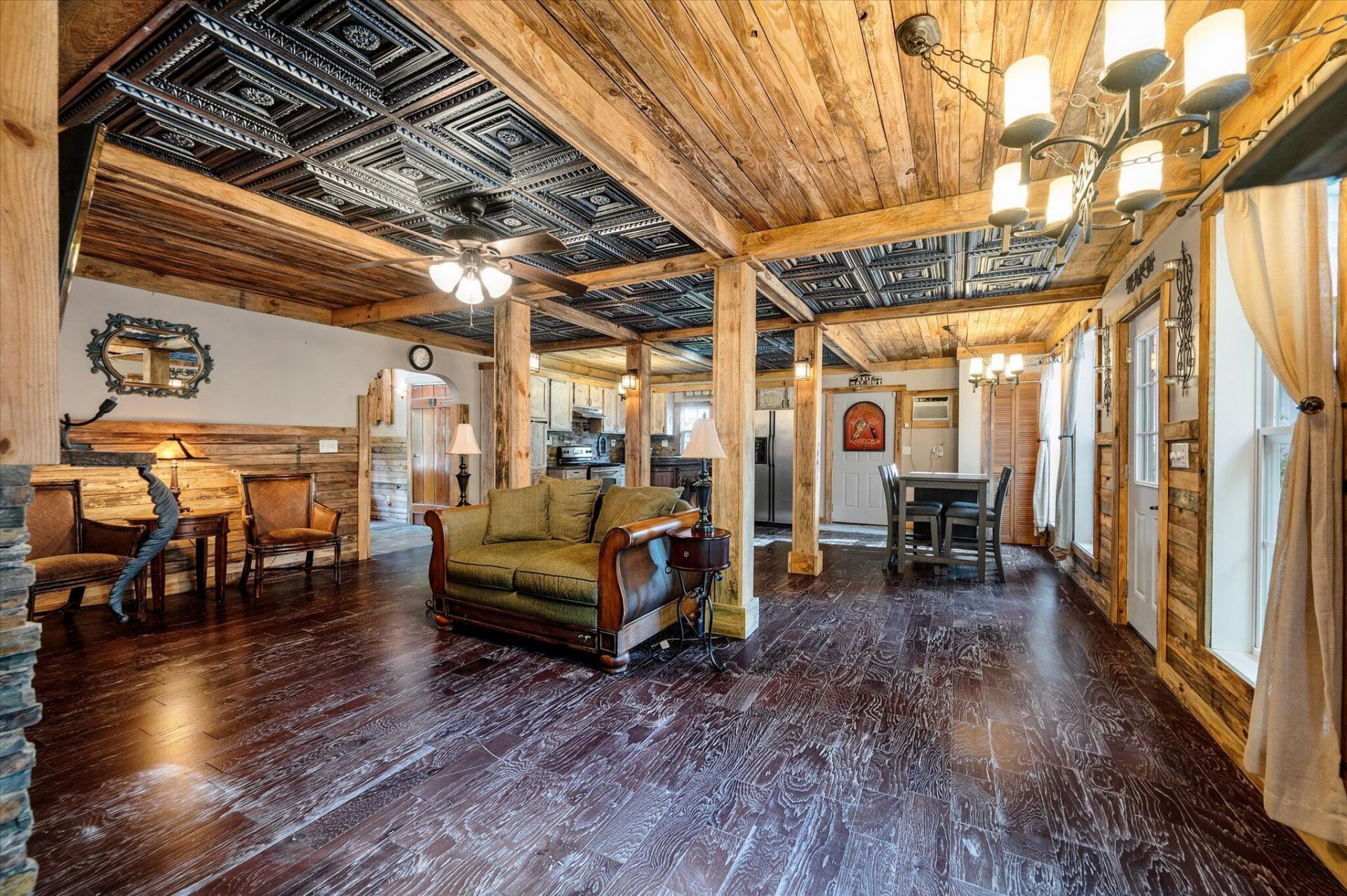 1303 Wichman Street Photo 43