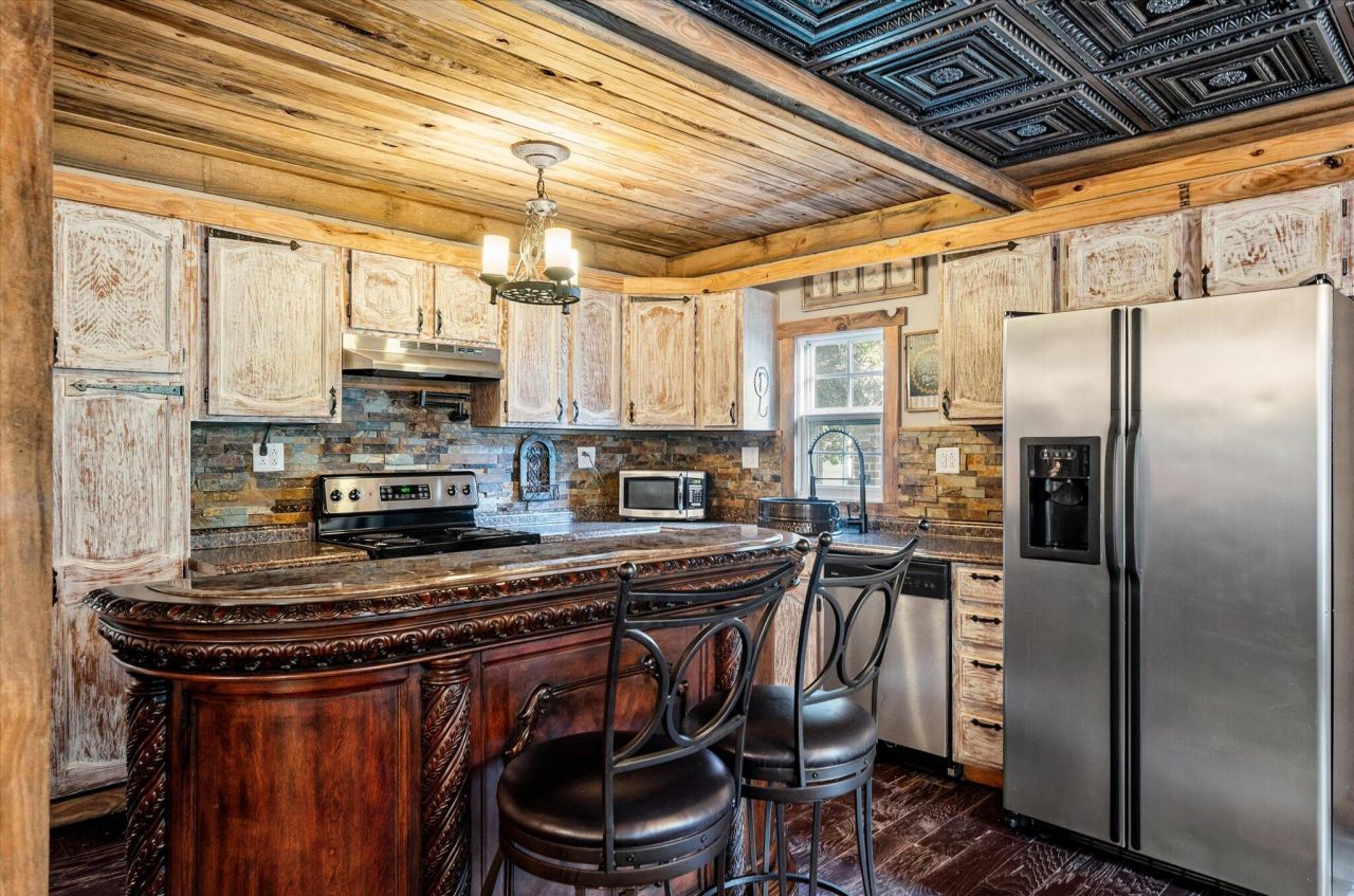 1303 Wichman Street Photo 47