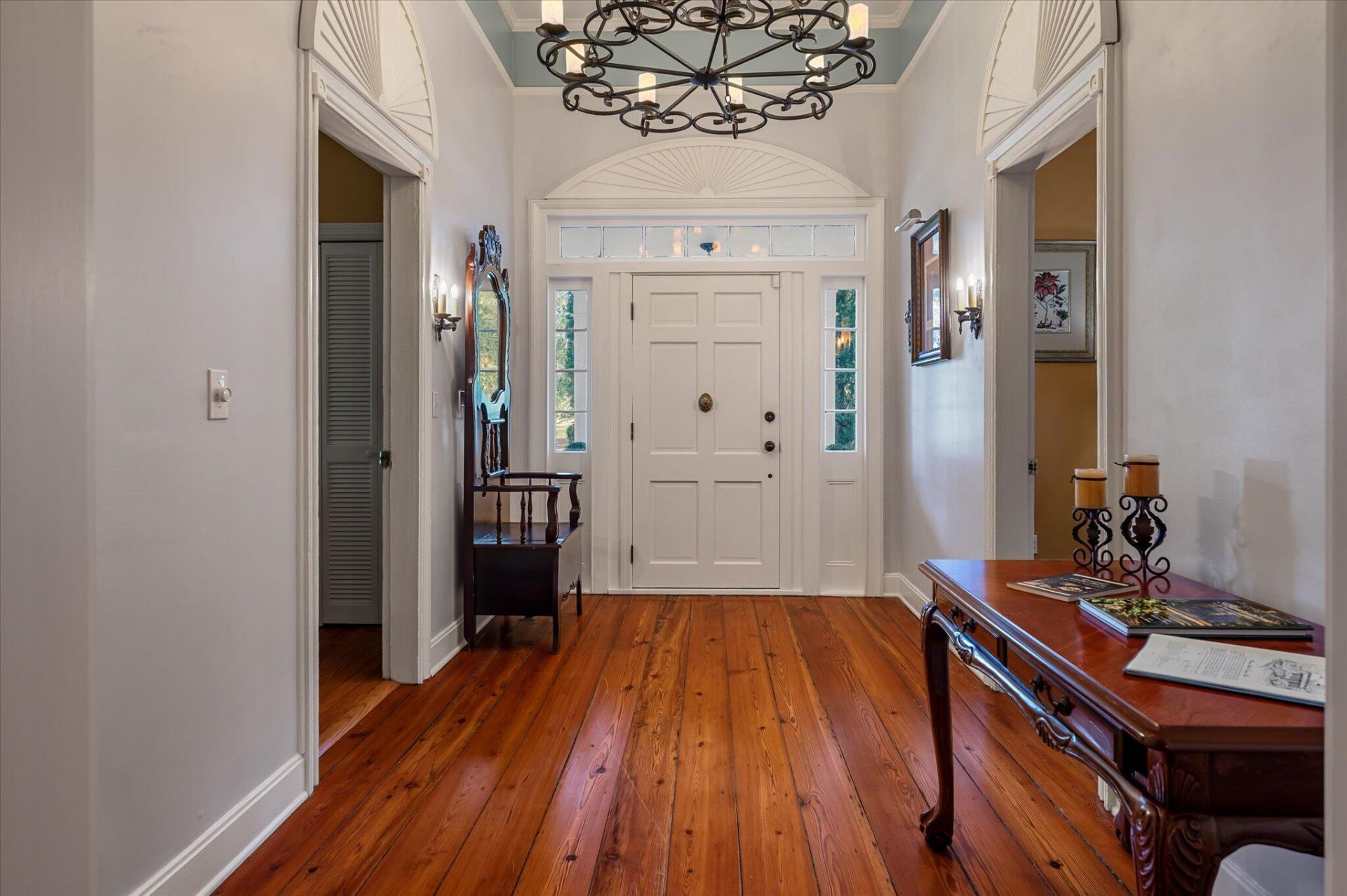 1303 Wichman Street Photo 7