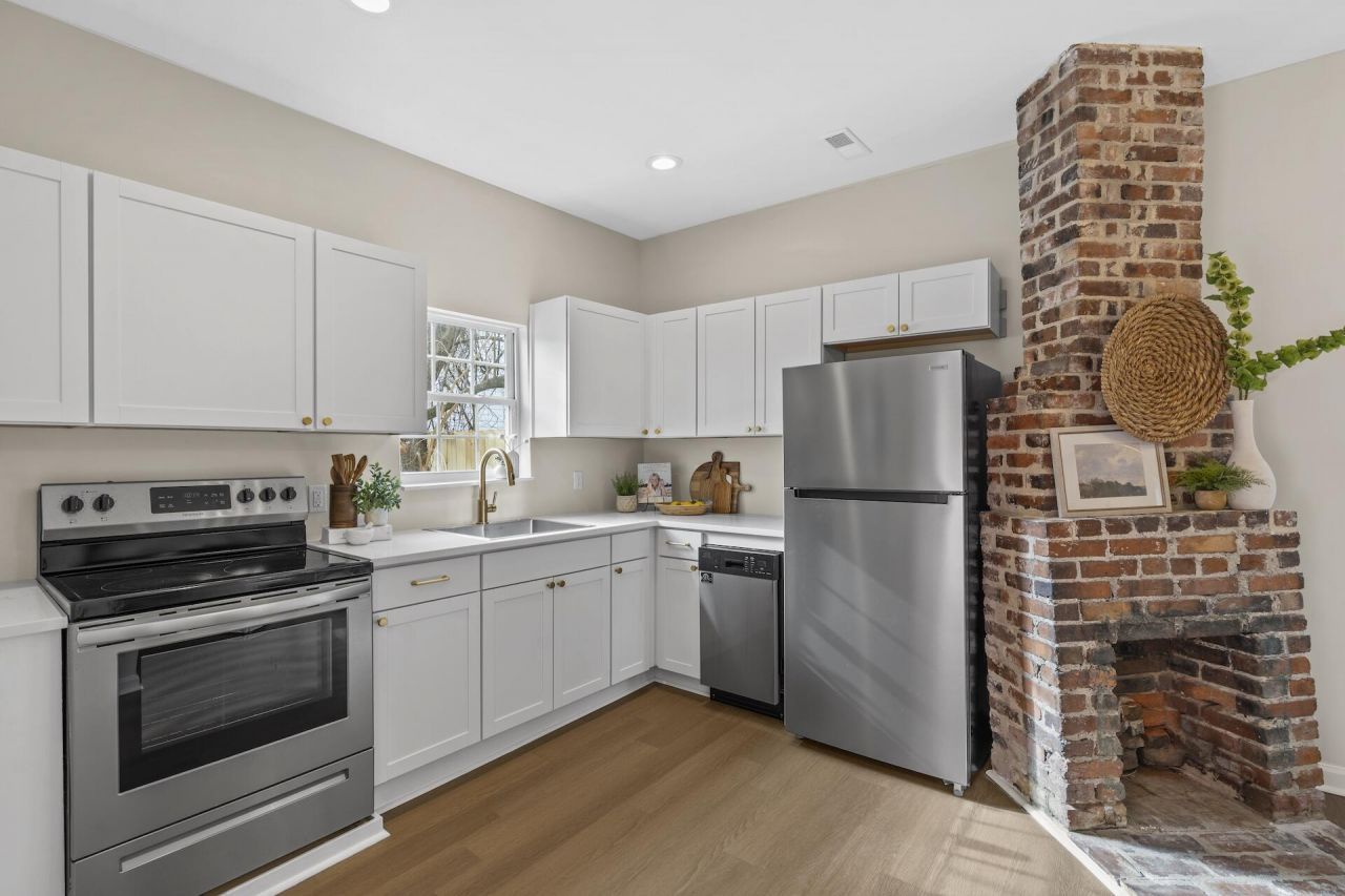 16 B Strawberry Lane Photo 8