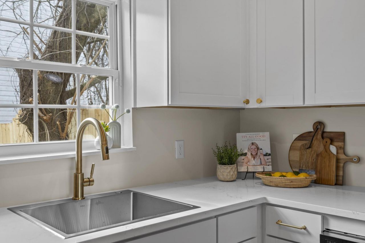 16 B Strawberry Lane Photo 9