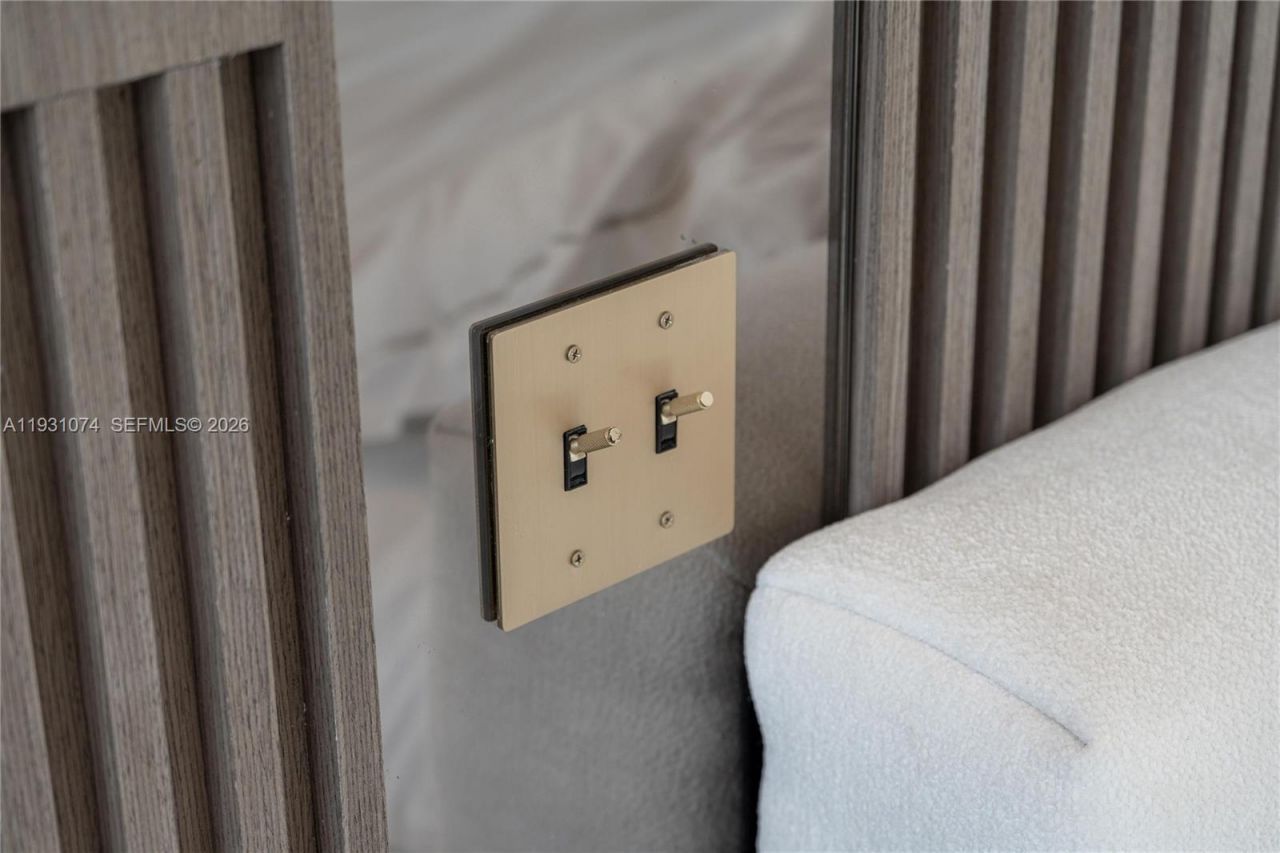 1045 W 47th Ct, Miami Beach, FL 33140 Photo