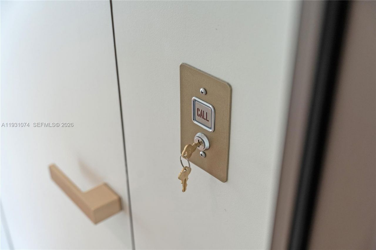 1045 W 47th Ct, Miami Beach, FL 33140 Photo