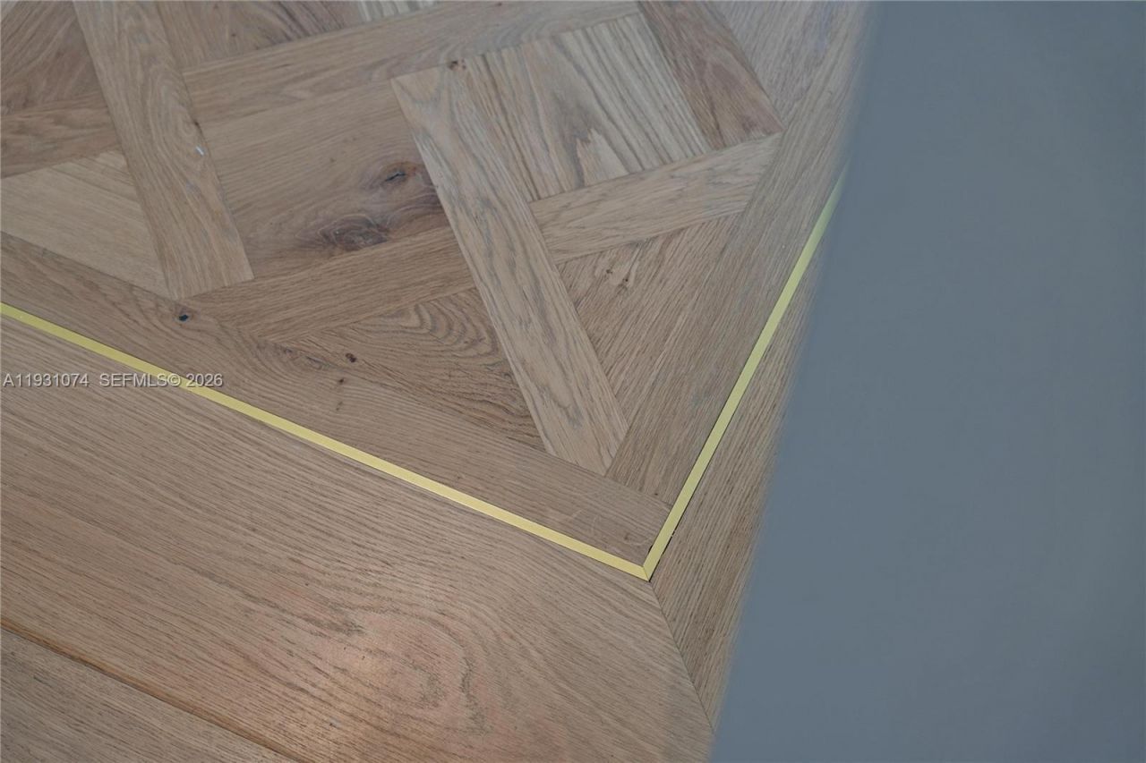 1045 W 47th Ct, Miami Beach, FL 33140 Photo