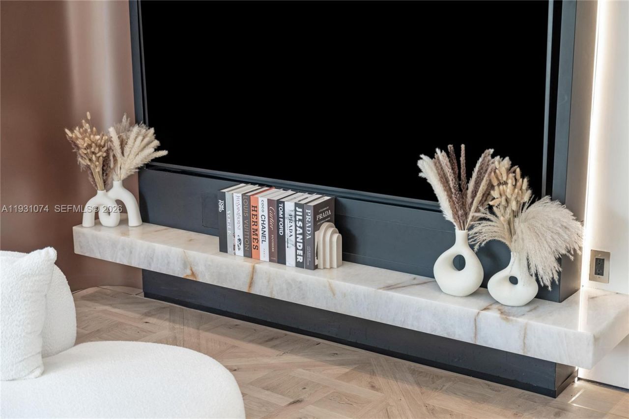 1045 W 47th Ct, Miami Beach, FL 33140 Photo