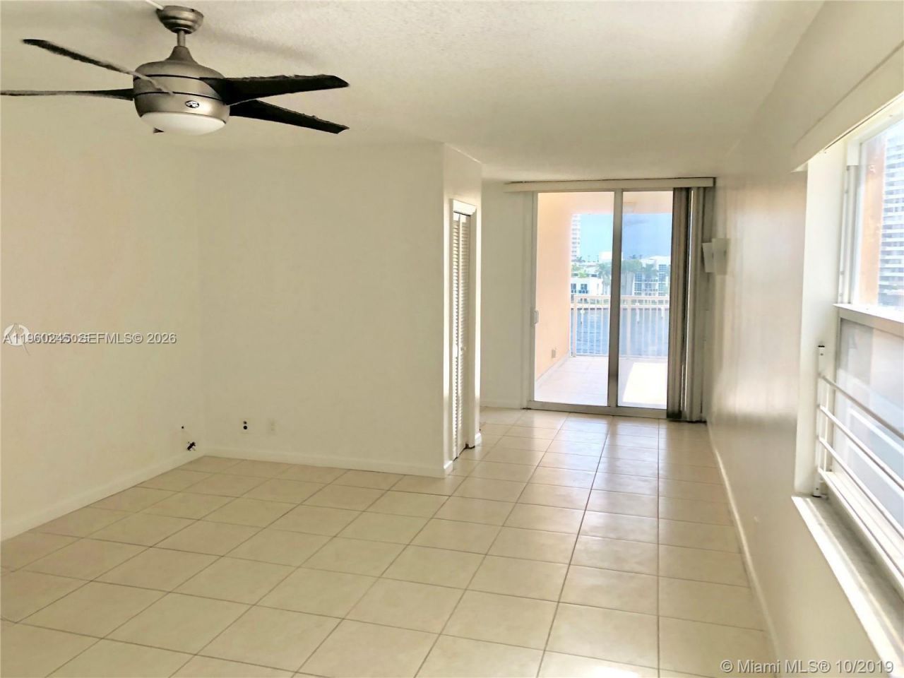 121 Golden Isles Dr , Unit 407, Hallandale Beach, FL 33009 Photo
