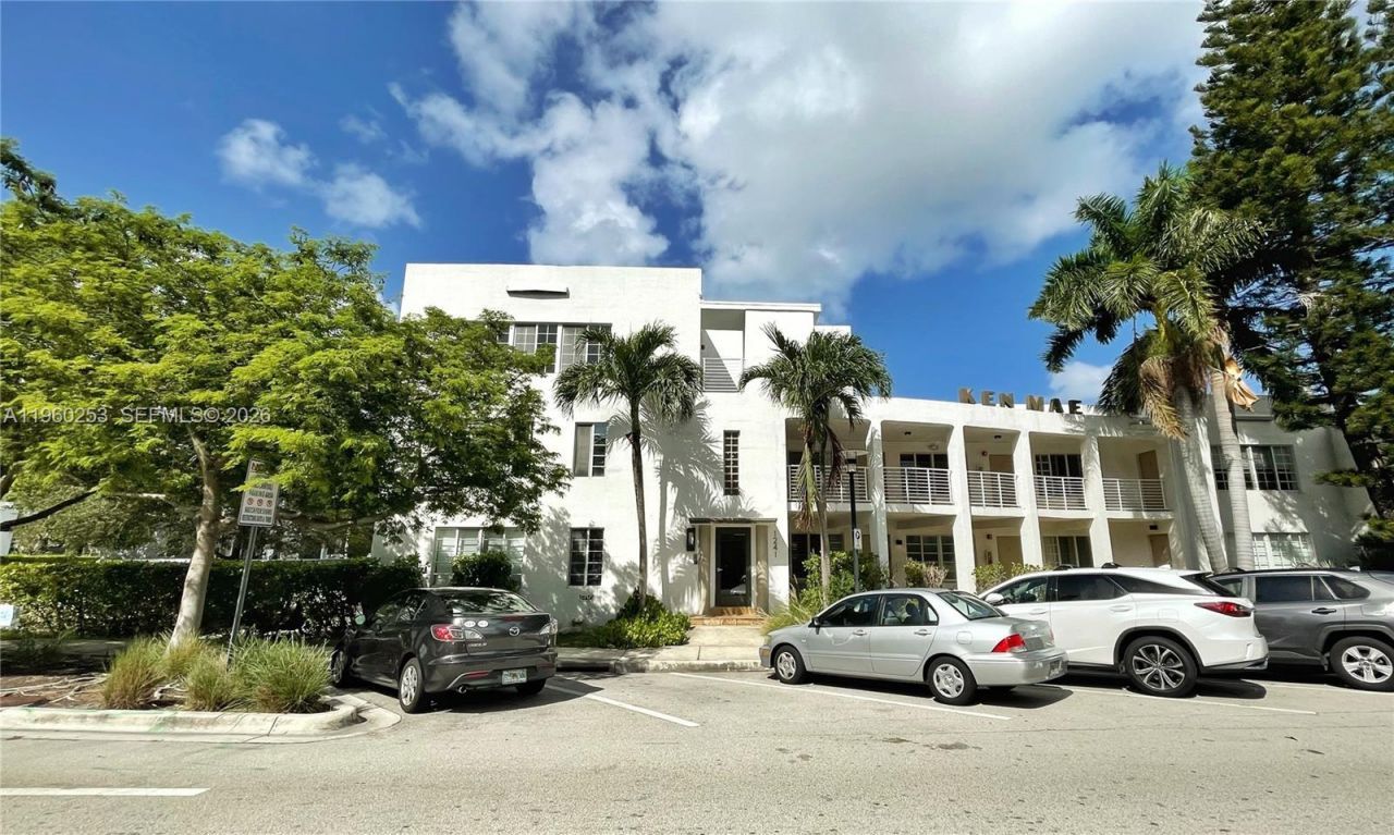 1241 14th St, Unit 8, Miami Beach, FL 33139 Photo