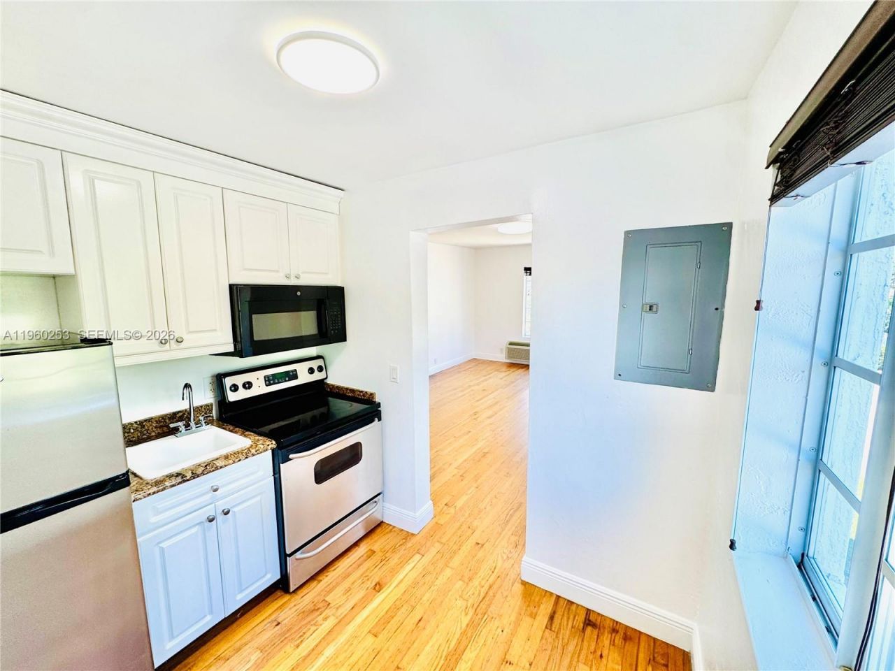 1241 14th St, Unit 8, Miami Beach, FL 33139 Photo