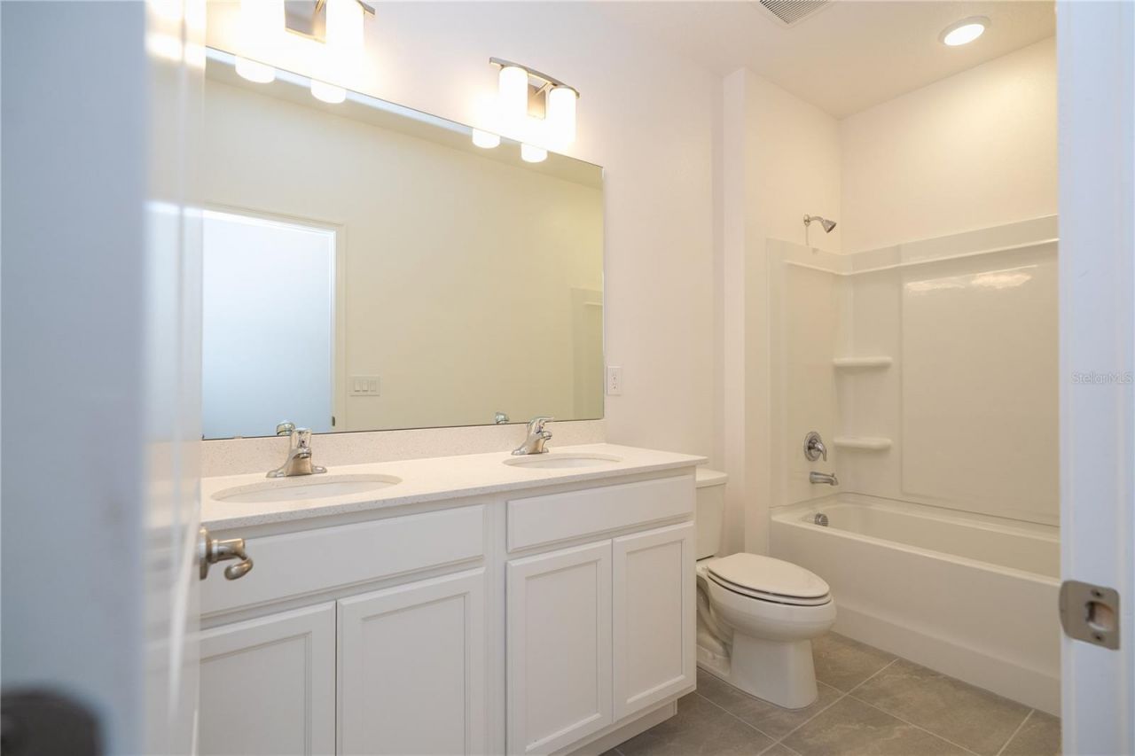 5674 High Seas Drive, Orlando, FL 32821 Photo