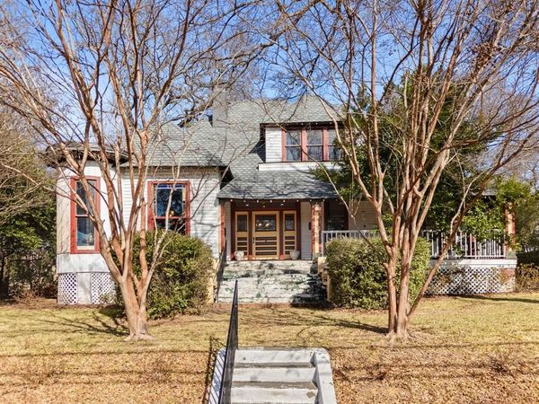 911 W Houston, Tyler, TX 75702