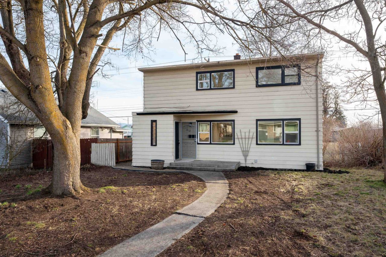 1012 E Garland Ave, Spokane, WA 99207 Main Photo