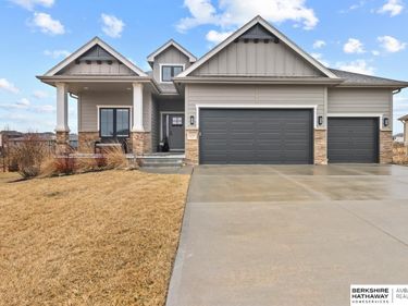 21757 G Street, Elkhorn, NE 68022