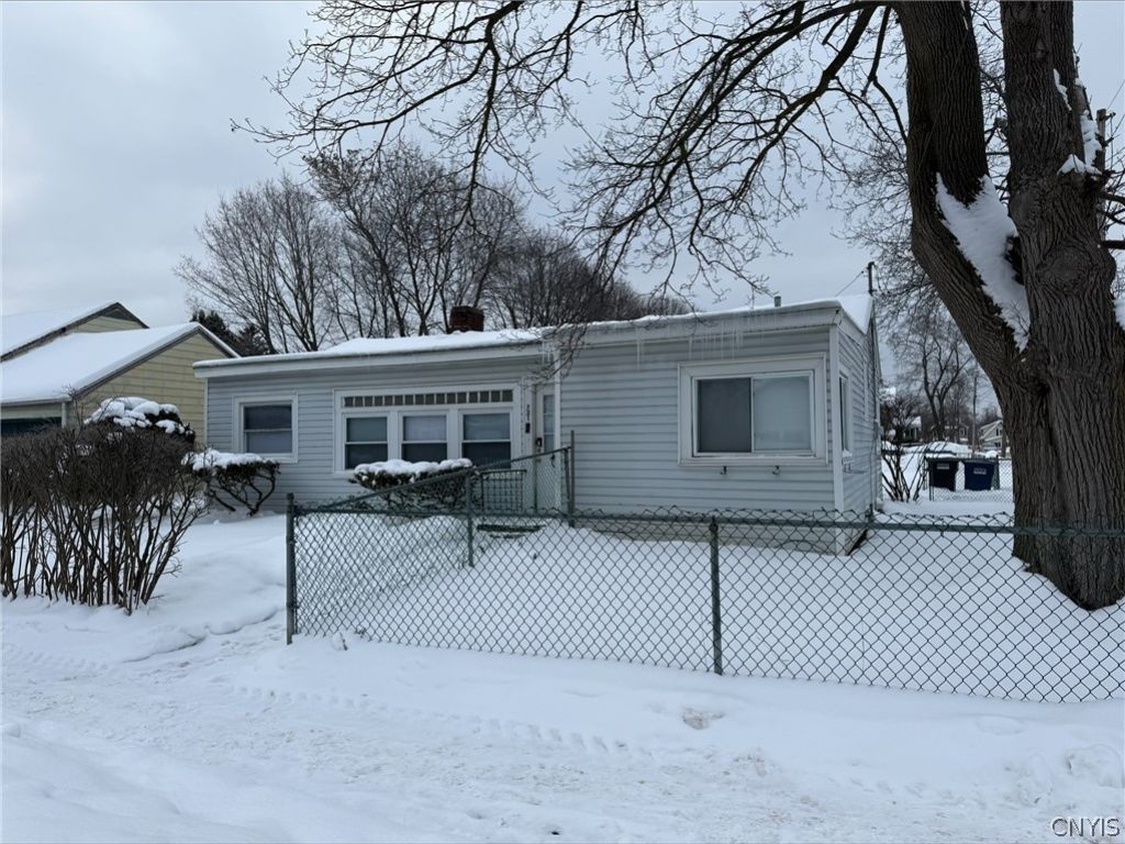 721 Ballantyne Road, Syracuse, NY 13207 Main Photo