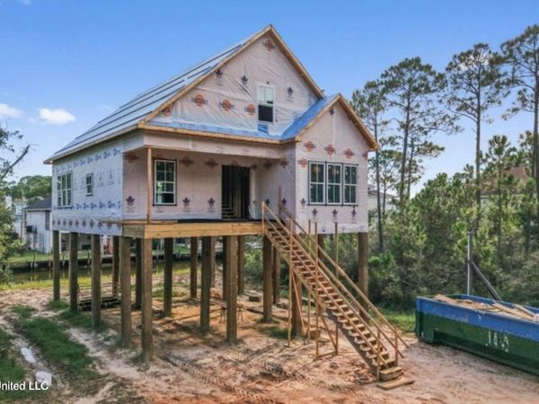 410 Orange Street, Pass Christian, MS 39571