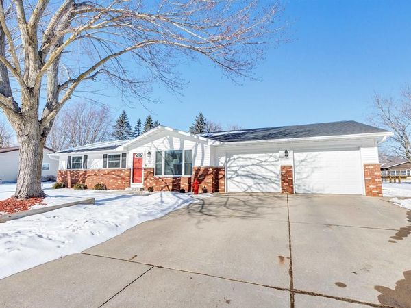 203 E GLENBROOK DRIVE, Pulaski, WI 54162