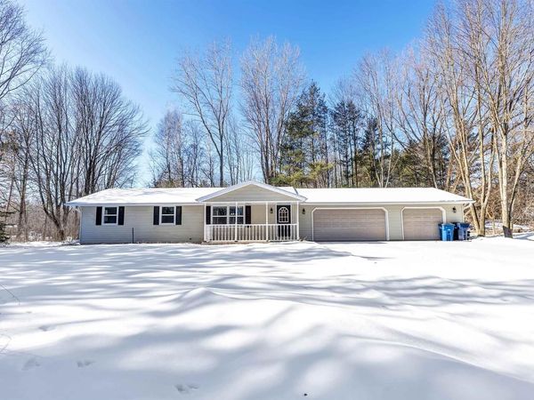 2801 MEADOW FLOWER LANE, Suamico, WI 54313