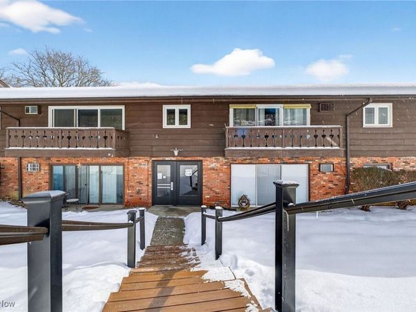 5721 Som Center Road, Unit 18, Solon, OH 44139