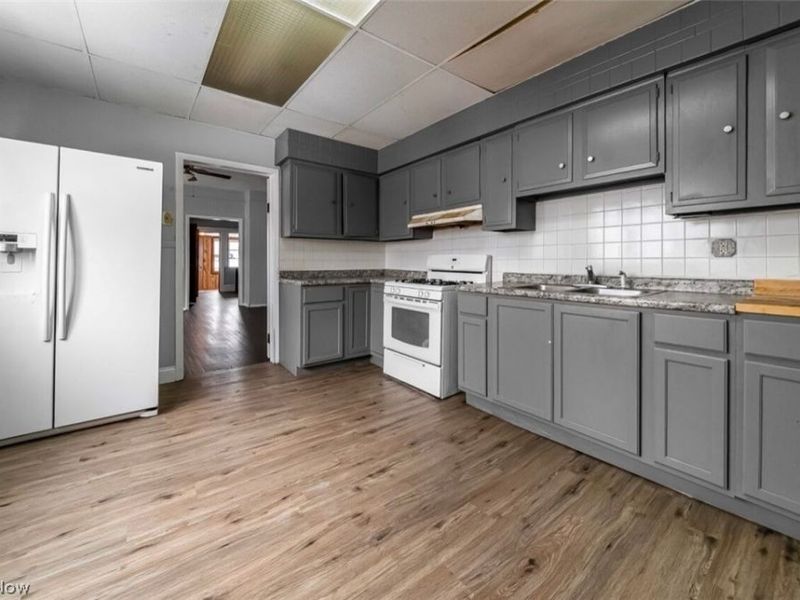 1161 Norwood Road, Cleveland, OH 44103 Photo 18