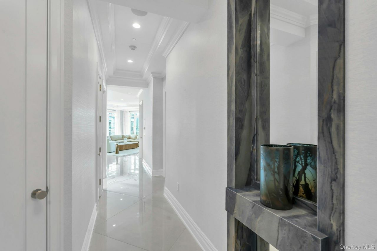 3000 Royal Court, Unit 3306 PH, North Hills, NY 11040 Main Photo