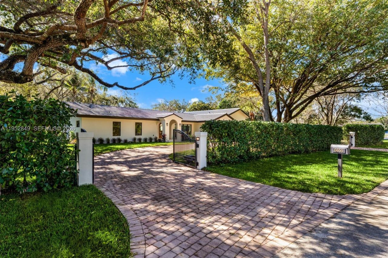 6650 SW 127th St, Pinecrest, FL 33156 Photo