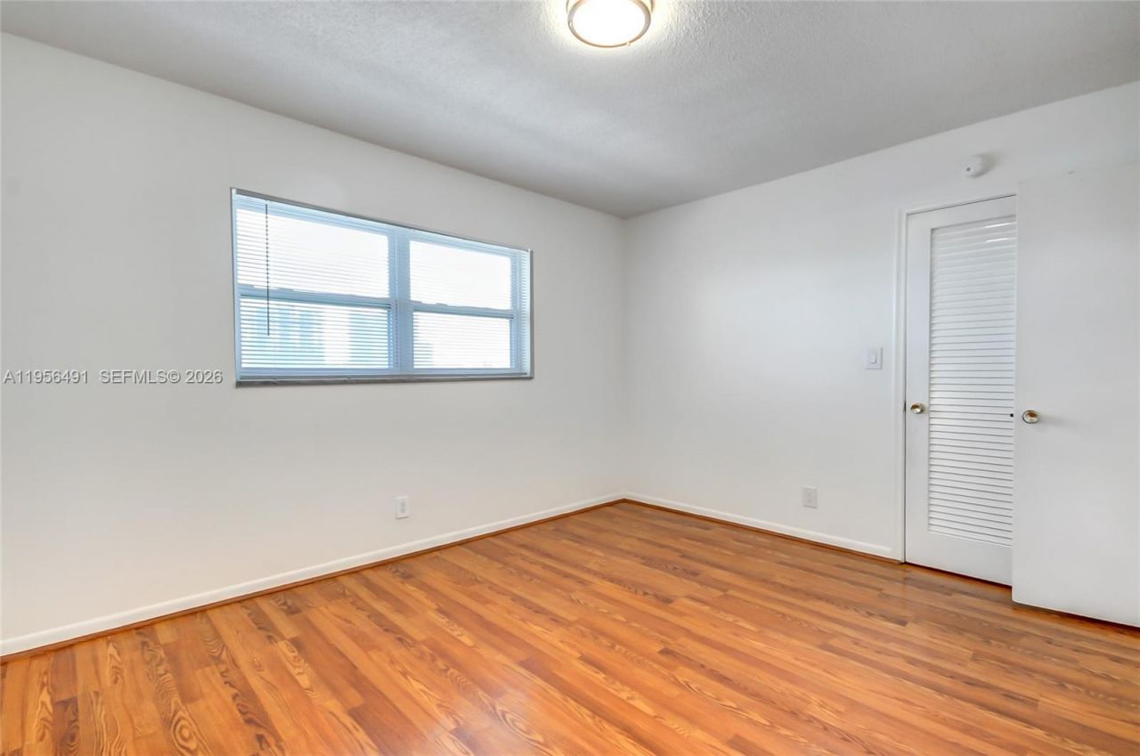 301 NE 14th Ave, Unit 702, Hallandale Beach, FL 33009 Photo