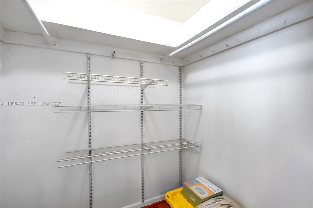 301 NE 14th Ave, Unit 702, Hallandale Beach, FL 33009 Photo