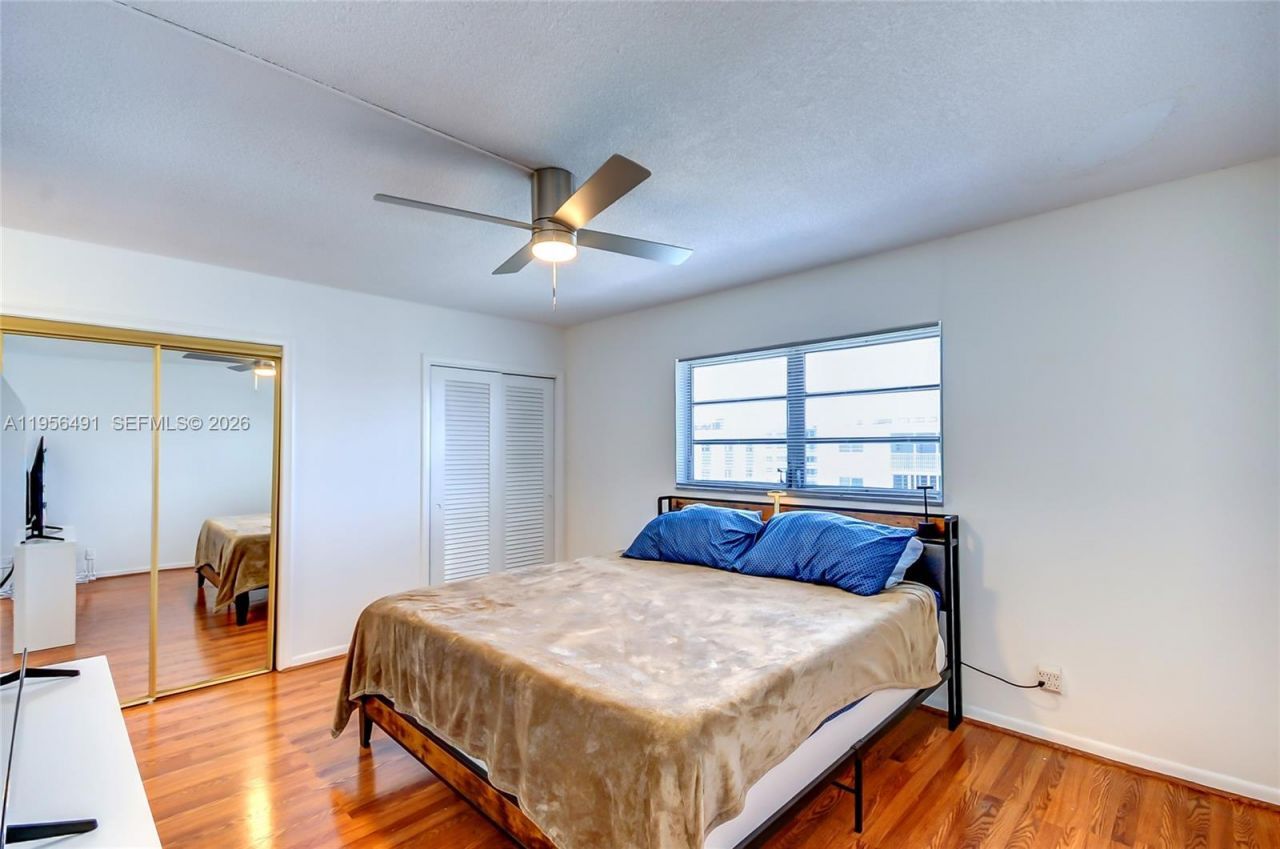 301 NE 14th Ave, Unit 702, Hallandale Beach, FL 33009 Photo