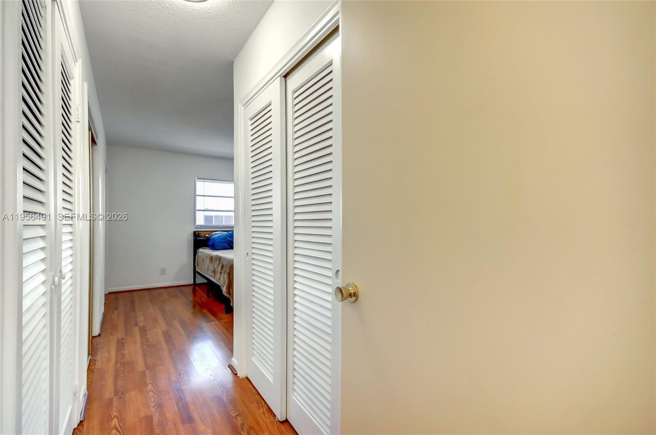 301 NE 14th Ave, Unit 702, Hallandale Beach, FL 33009 Photo