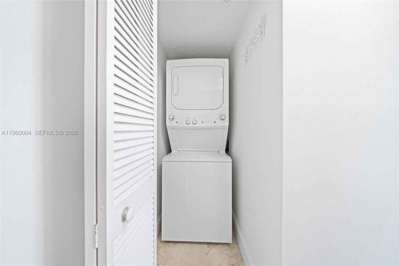 2951 S Bayshore Dr, Unit PH-3, Miami, FL 33133 Photo