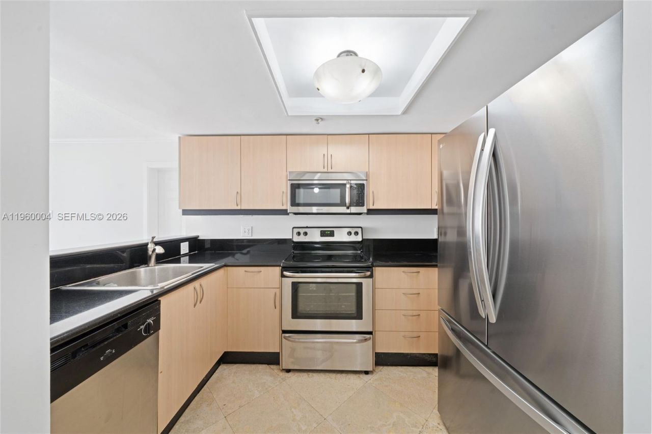 2951 S Bayshore Dr, Unit PH-3, Miami, FL 33133 Photo