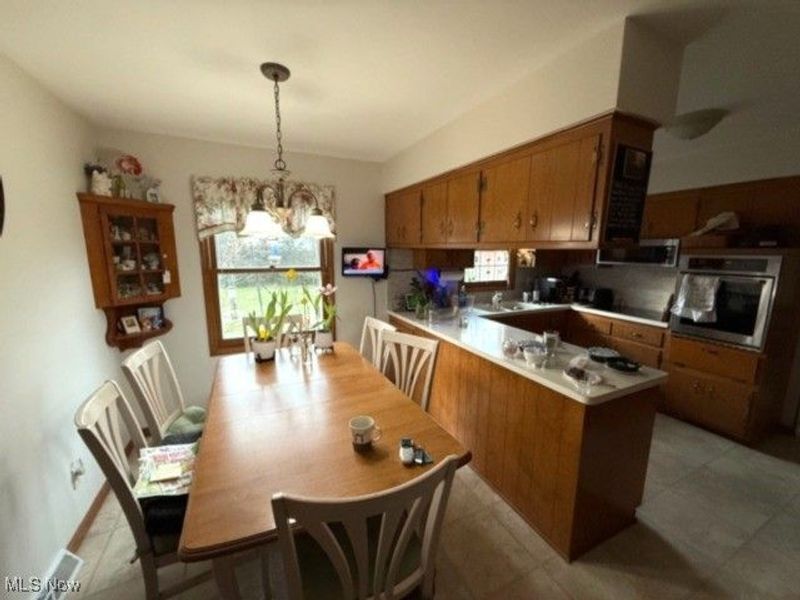 1026 Joy Oval, Seven Hills, OH 44131 Photo 11