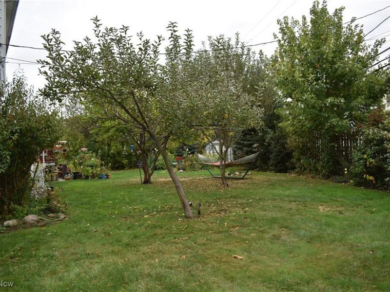 1026 Joy Oval, Seven Hills, OH 44131 Photo 32