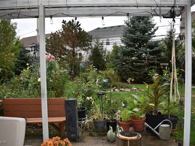 1026 Joy Oval, Seven Hills, OH 44131 Photo 38